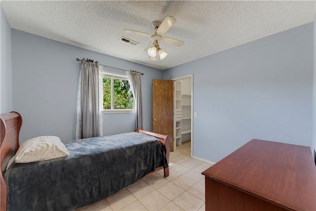 712 S Riviera Drive, Rogers, AR 72758