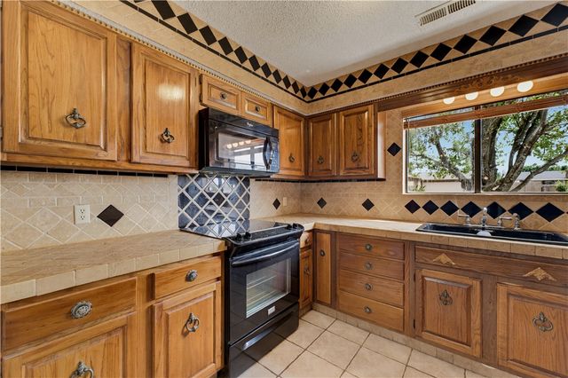 712 S Riviera Drive, Rogers, AR 72758
