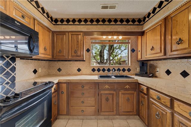 712 S Riviera Drive, Rogers, AR 72758