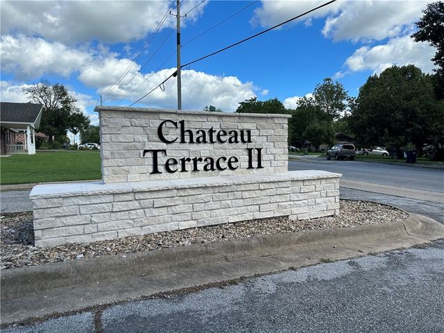 712 S Riviera Drive, Rogers, AR 72758