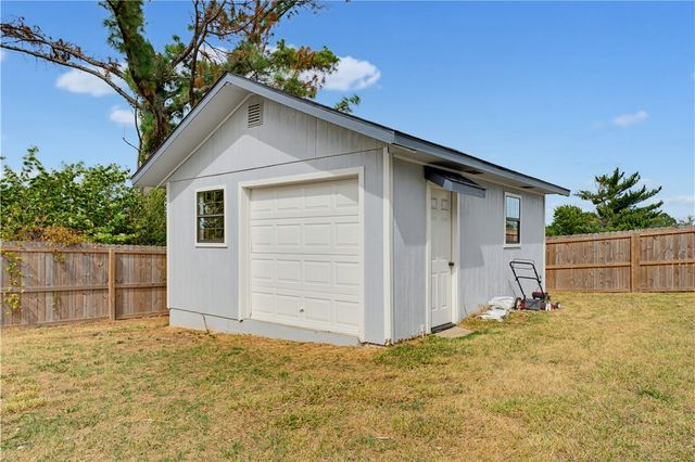 712 S Riviera Drive, Rogers, AR 72758