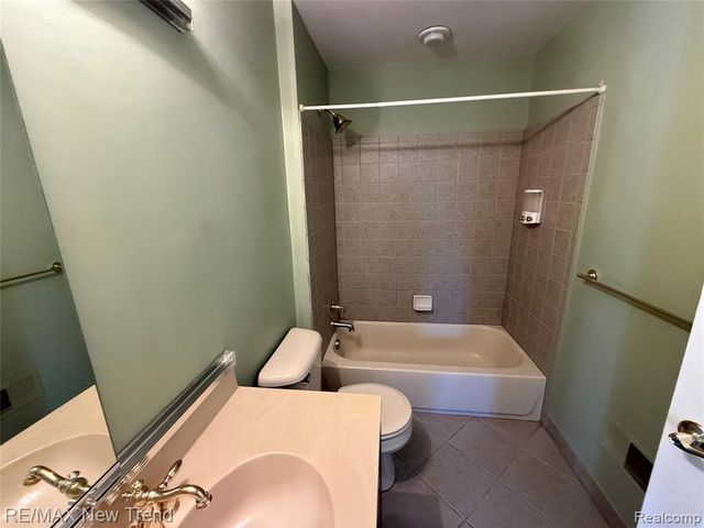 26360 Fieldstone Drive, Novi, MI 48374