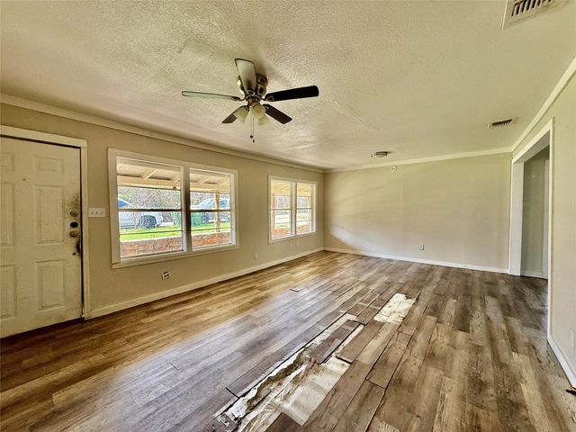 503 SW 15th Avenue, Mineral Wells, TX 76067