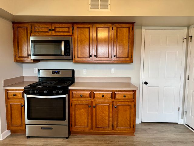 414 Bevan Drive E, Joliet, IL 60435