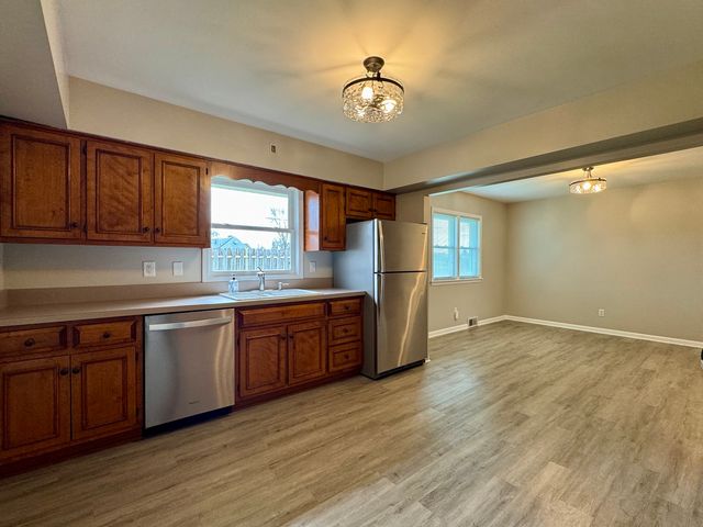 414 Bevan Drive E, Joliet, IL 60435