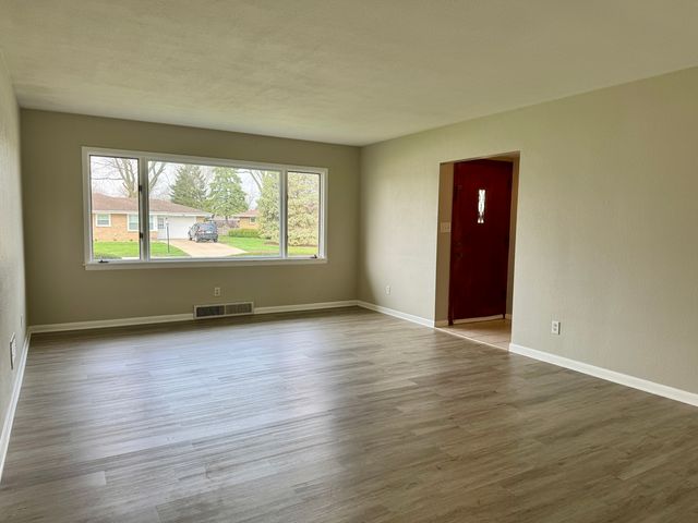 414 Bevan Drive E, Joliet, IL 60435