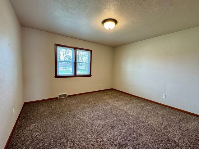 414 Bevan Drive E, Joliet, IL 60435