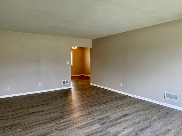 414 Bevan Drive E, Joliet, IL 60435