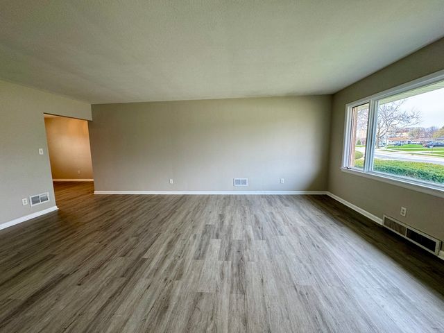 414 Bevan Drive E, Joliet, IL 60435