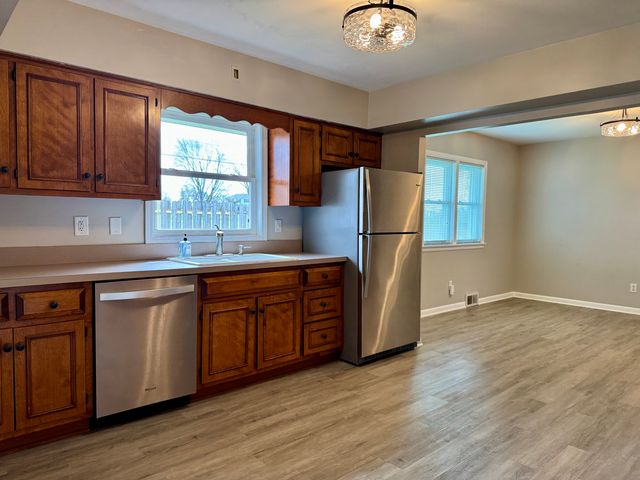 414 Bevan Drive E, Joliet, IL 60435