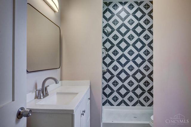 871 Hutchins Avenue, Cincinnati, OH 45229