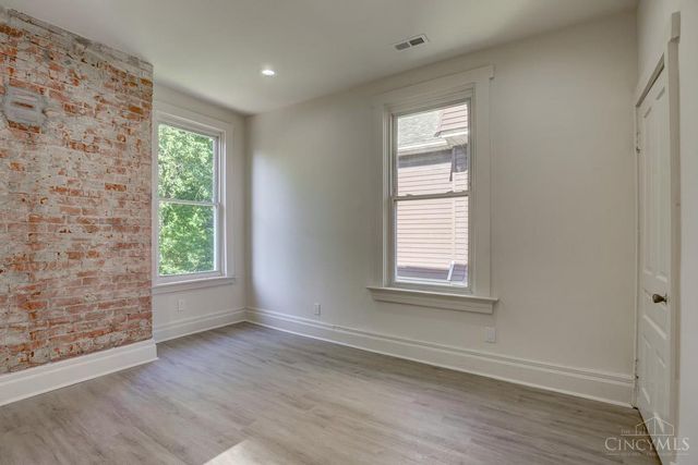 871 Hutchins Avenue, Cincinnati, OH 45229