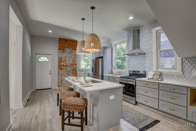 871 Hutchins Avenue, Cincinnati, OH 45229