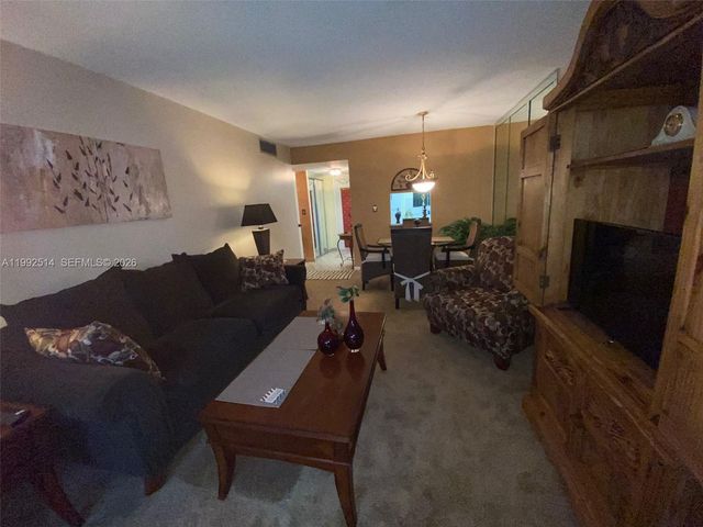 8135 Sunrise Lakes Blvd 308, Sunrise, FL 33322