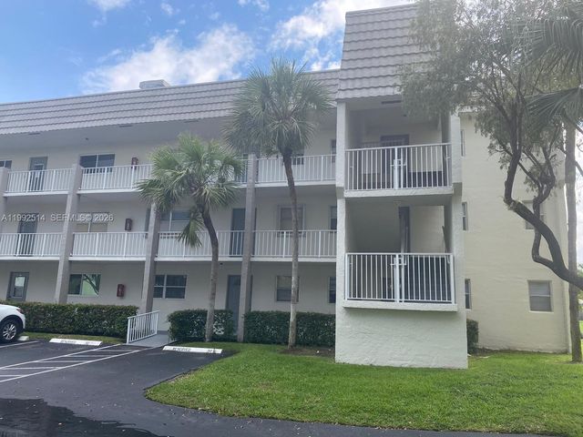 8135 Sunrise Lakes Blvd 308, Sunrise, FL 33322