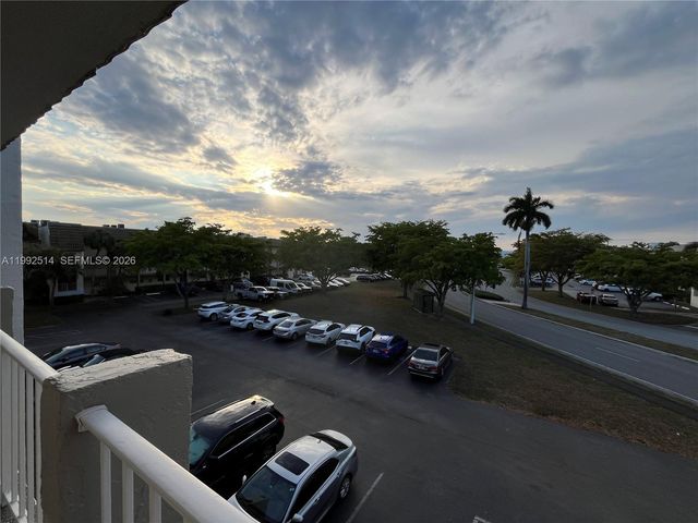 8135 Sunrise Lakes Blvd 308, Sunrise, FL 33322