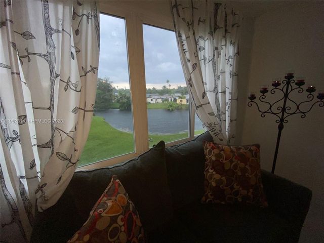 8135 Sunrise Lakes Blvd 308, Sunrise, FL 33322