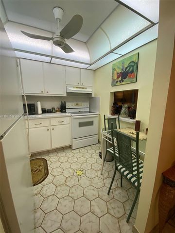 8135 Sunrise Lakes Blvd 308, Sunrise, FL 33322