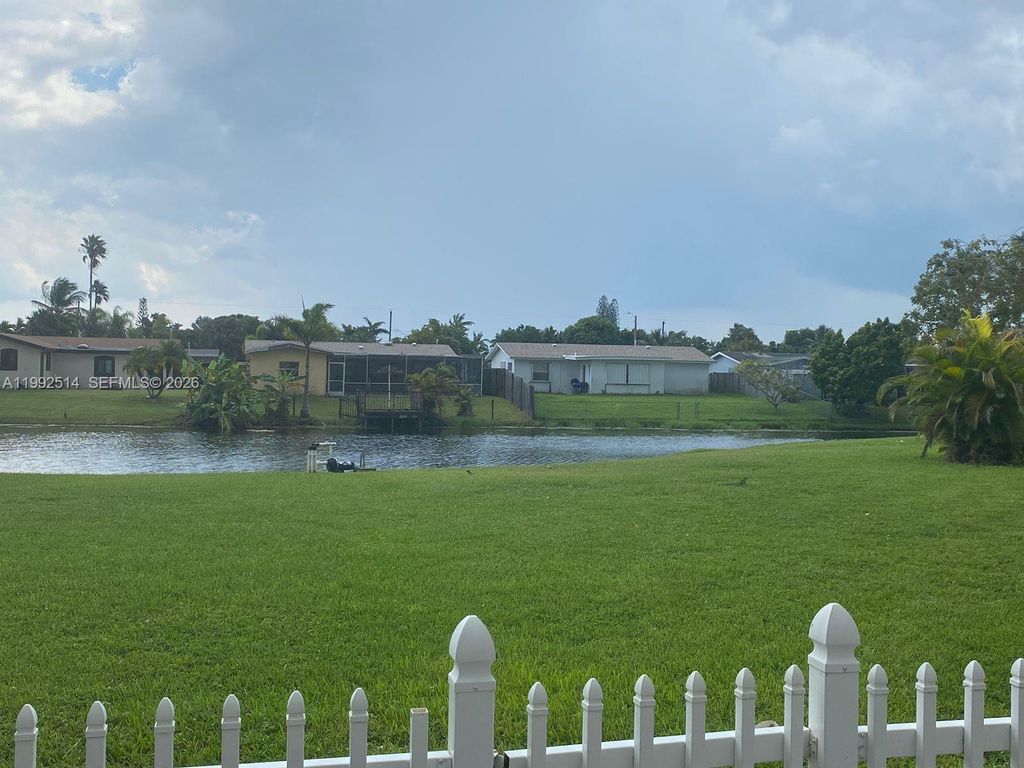 8135 Sunrise Lakes Blvd 308, Sunrise, FL 33322