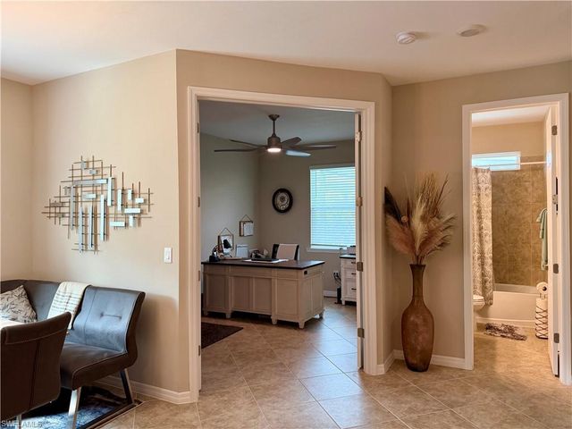 1807 SW 40th TER, Cape Coral, FL 33914