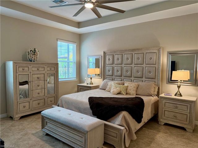 1807 SW 40th TER, Cape Coral, FL 33914