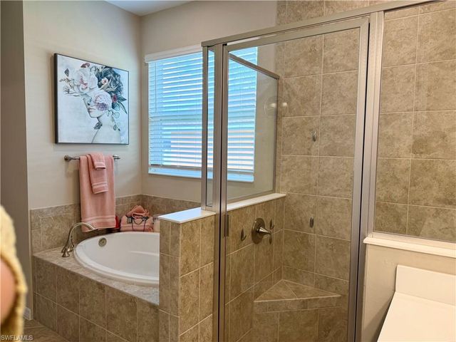 1807 SW 40th TER, Cape Coral, FL 33914