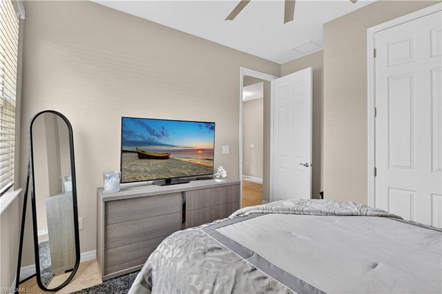 1807 SW 40th TER, Cape Coral, FL 33914