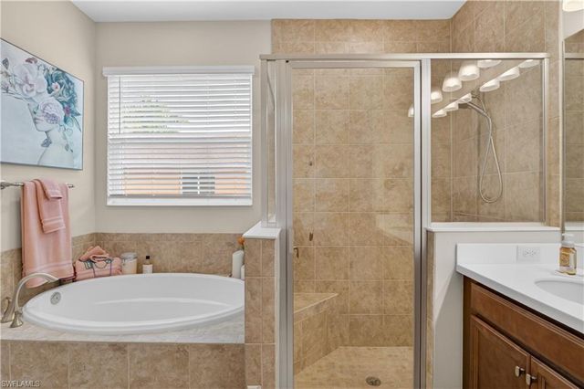 1807 SW 40th TER, Cape Coral, FL 33914