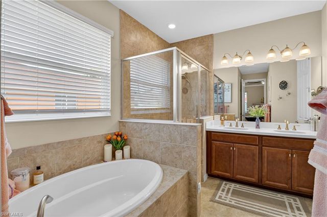 1807 SW 40th TER, Cape Coral, FL 33914