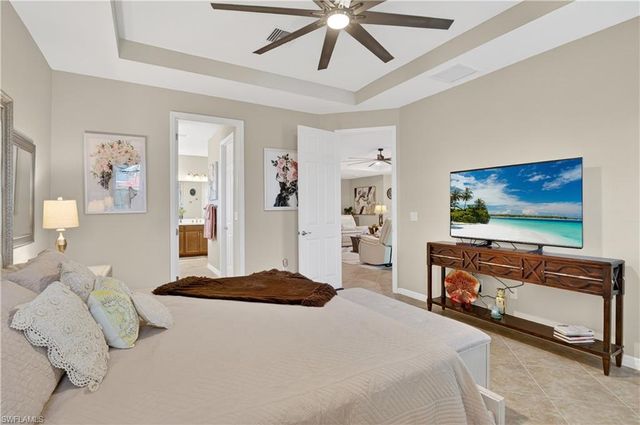 1807 SW 40th TER, Cape Coral, FL 33914