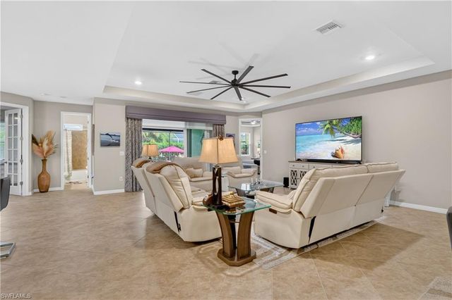 1807 SW 40th TER, Cape Coral, FL 33914