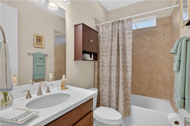 1807 SW 40th TER, Cape Coral, FL 33914