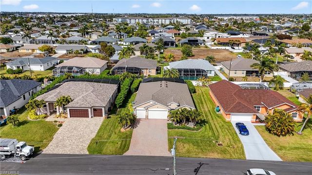 1807 SW 40th TER, Cape Coral, FL 33914