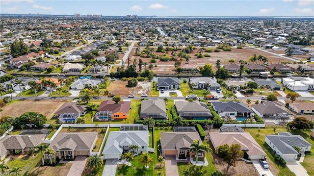 1807 SW 40th TER, Cape Coral, FL 33914