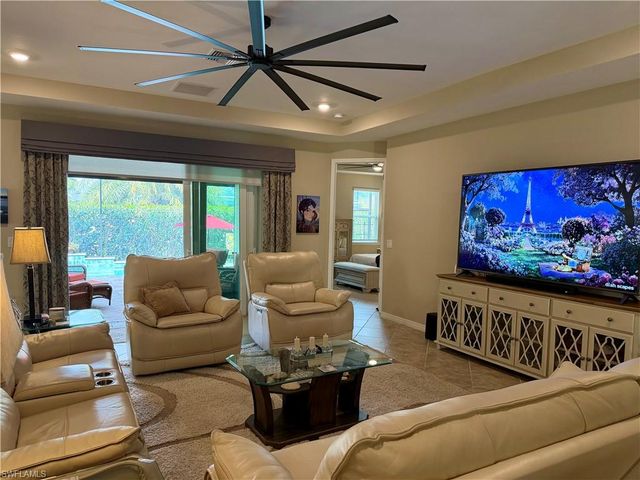 1807 SW 40th TER, Cape Coral, FL 33914