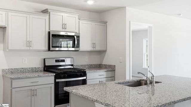 121 Cascade Lane, Seneca, SC 29678