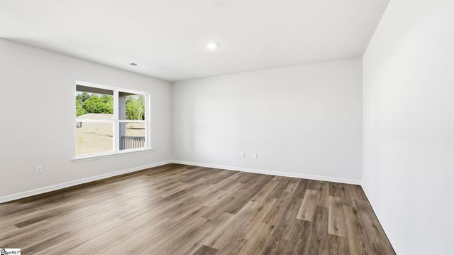 121 Cascade Lane, Seneca, SC 29678