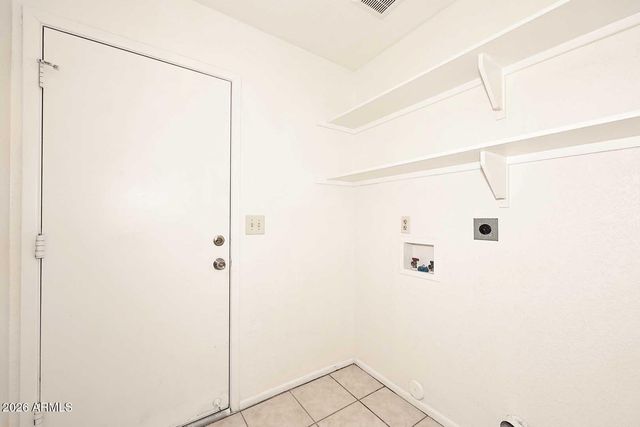 7827 W JENAN Drive, Peoria, AZ 85345