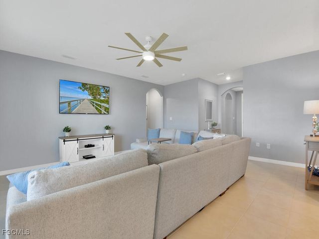 1426 SW Embers TER, Cape Coral, FL 33991