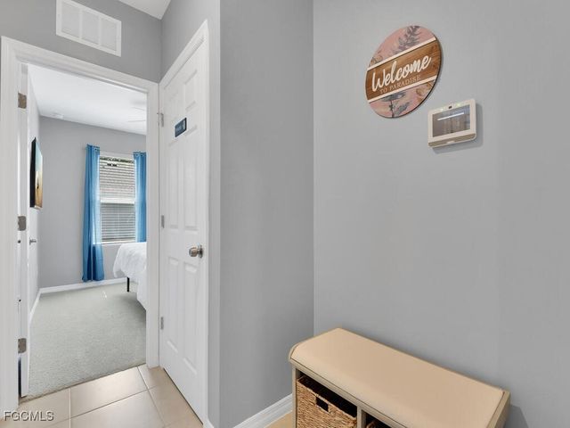 1426 SW Embers TER, Cape Coral, FL 33991