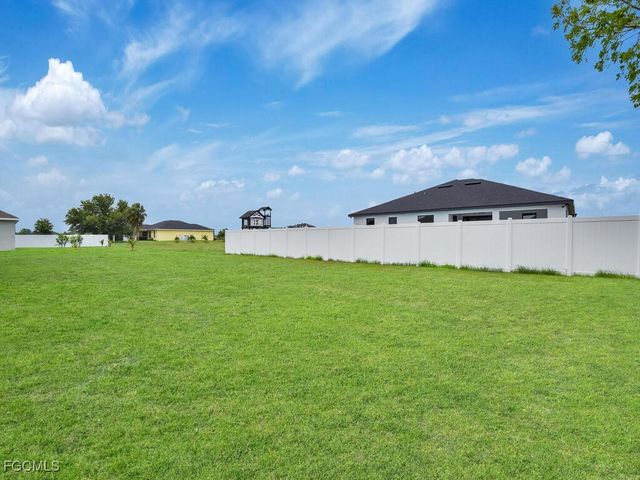 1426 SW Embers TER, Cape Coral, FL 33991