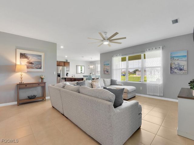 1426 SW Embers TER, Cape Coral, FL 33991