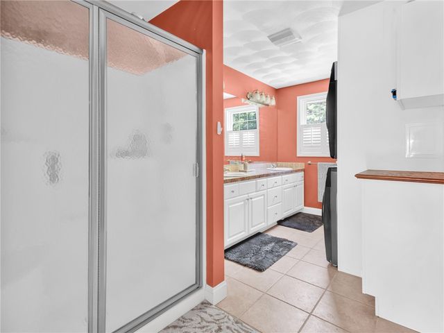 5 WEYMOUTH Lane, Coventry, RI 02816