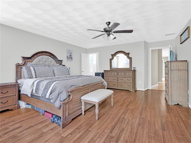 5 WEYMOUTH Lane, Coventry, RI 02816