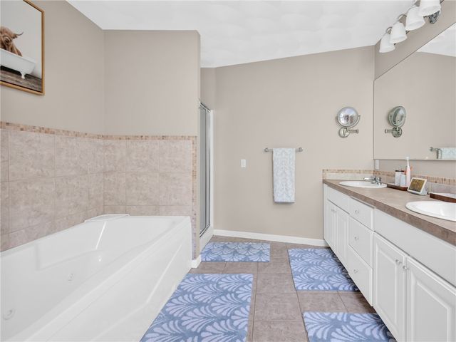 5 WEYMOUTH Lane, Coventry, RI 02816