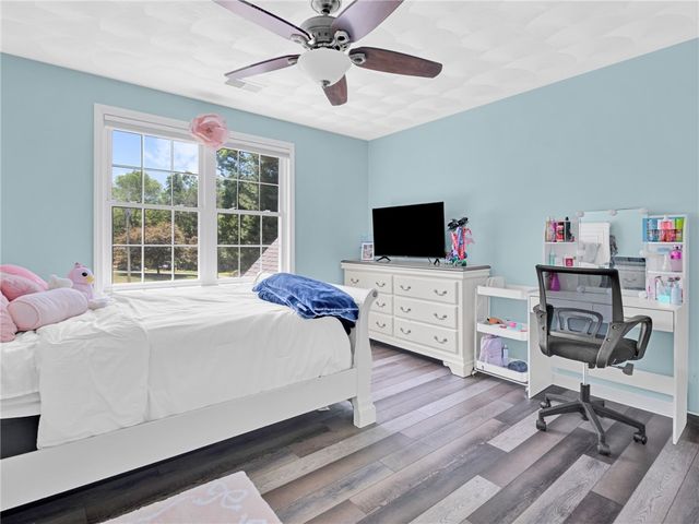 5 WEYMOUTH Lane, Coventry, RI 02816