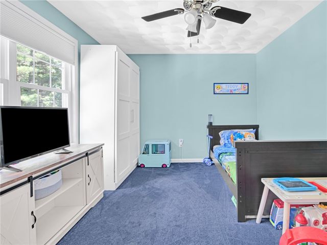 5 WEYMOUTH Lane, Coventry, RI 02816