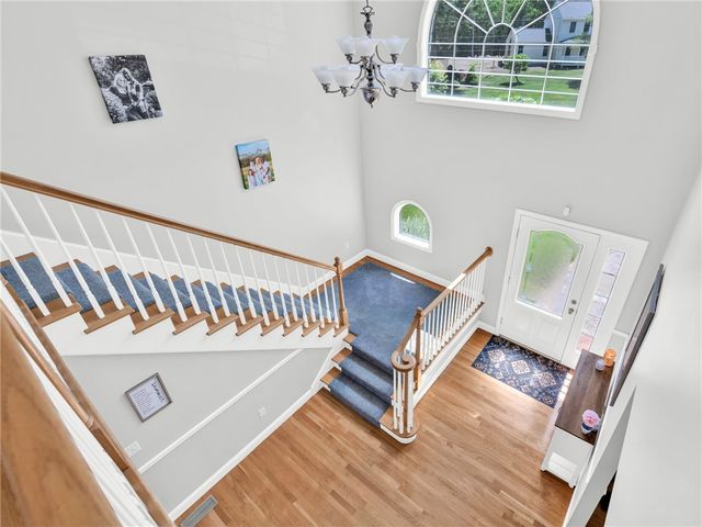 5 WEYMOUTH Lane, Coventry, RI 02816