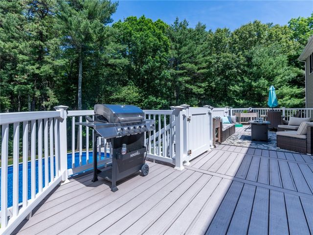 5 WEYMOUTH Lane, Coventry, RI 02816