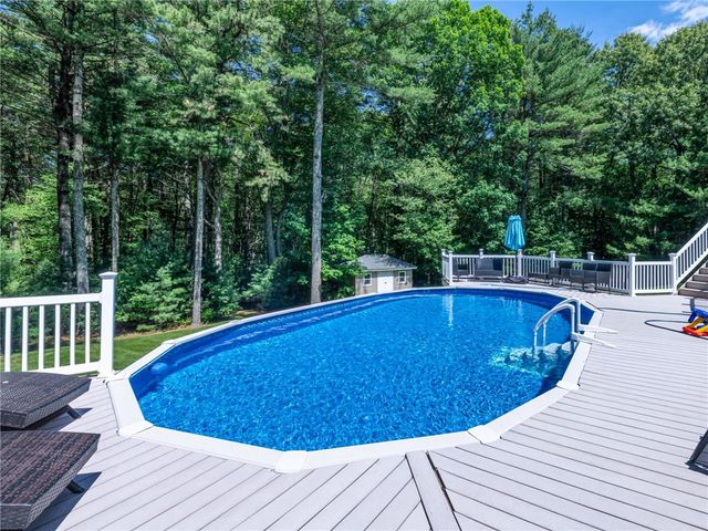 5 WEYMOUTH Lane, Coventry, RI 02816